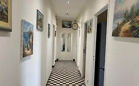 Brinette Room